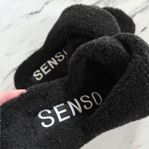 Senso Inka V Black Slippers - Picture 5 of 9